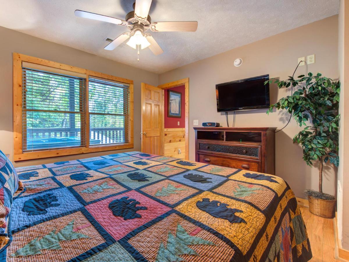 גטלינבורג Bear'S Corner, 3 Bedrooms, Wifi, Pool Table, Hot Tub, Wifi, Sleeps 10 מראה חיצוני תמונה